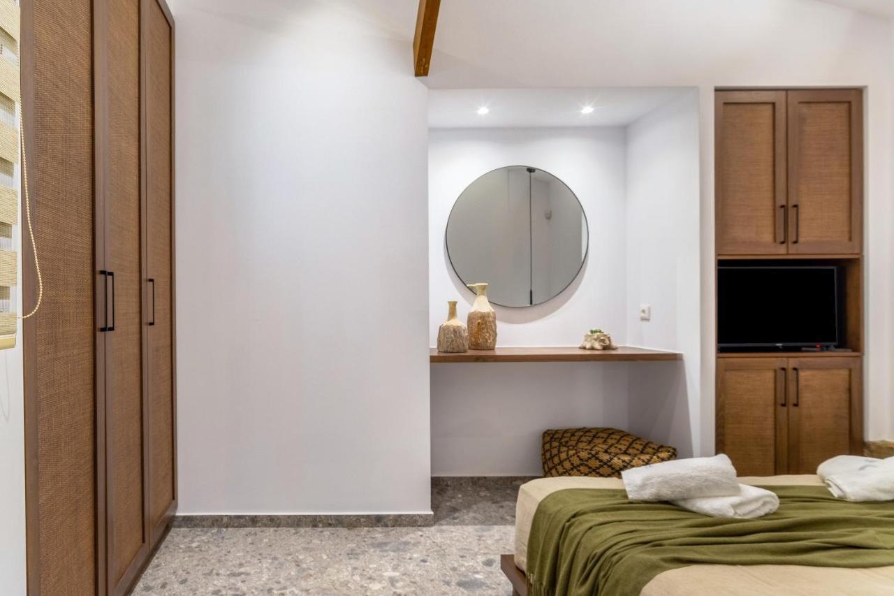 Wave, An Idyllic Seafront Suite By Nirousuites Kokkini Hani Exteriör bild